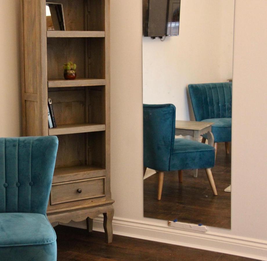Upstairs At 33 - Self Check In Boutique Accommodation In Worcester Centre Exterior foto