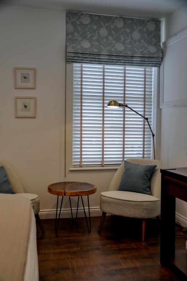Upstairs At 33 - Self Check In Boutique Accommodation In Worcester Centre Exterior foto