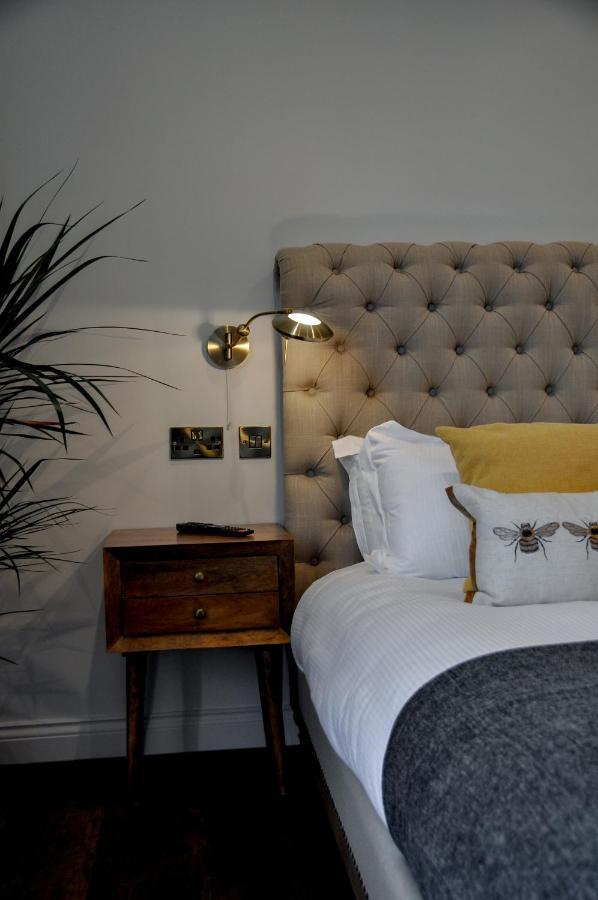 Upstairs At 33 - Self Check In Boutique Accommodation In Worcester Centre Exterior foto